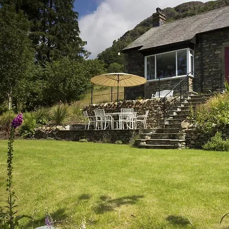 Cherry Garth パターデール